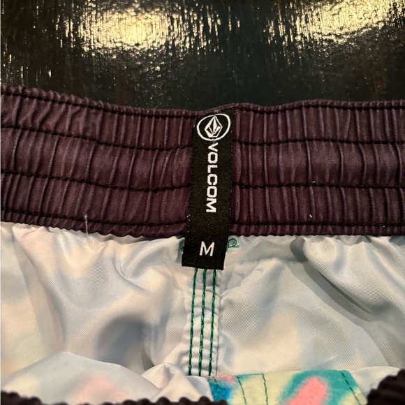 Men’s volcom swim - Picture 3 of 4